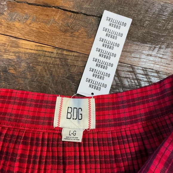 Urban Outfitters BDG Red Plaid Pleated Mini Skirt NWT Size Large - Picture 7 of 9